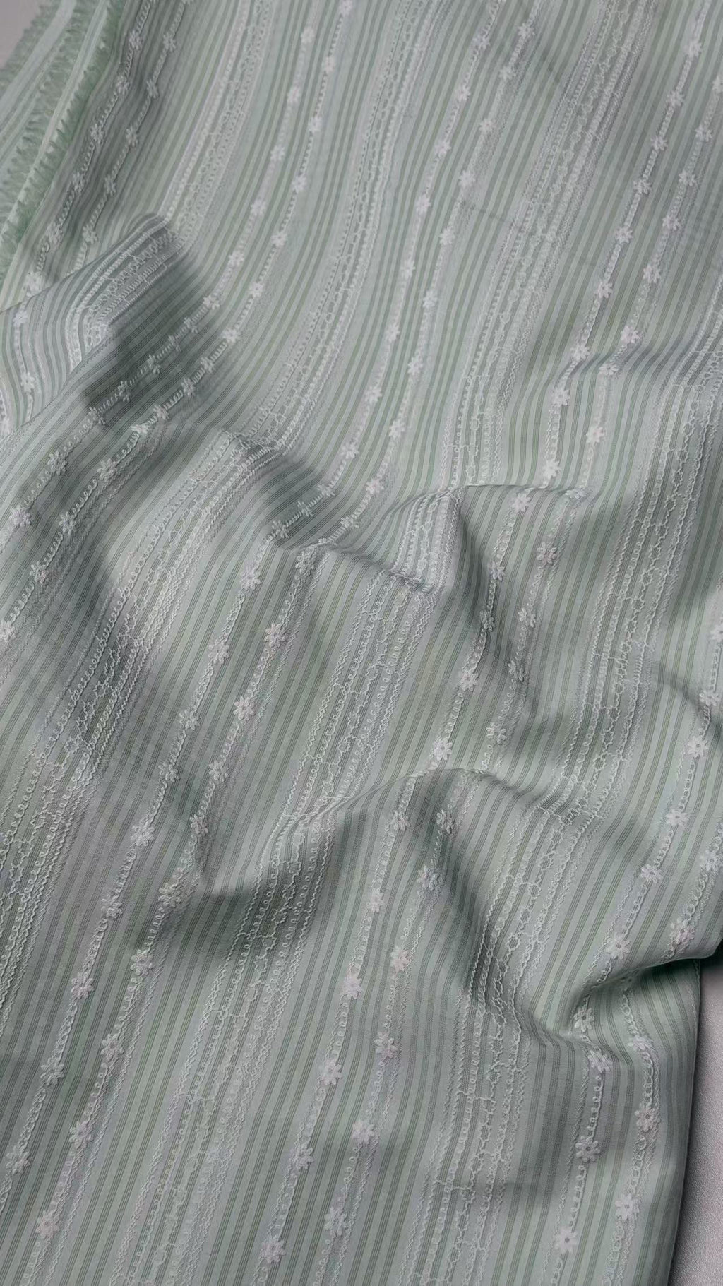 FP81883 / 5859#绣花 / 涤棉混纺条子/格子 fabric image